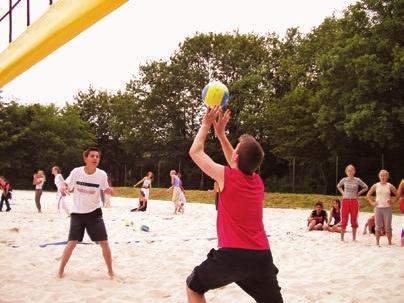 Beacharena Angebot: Beachvolleyball Nutzungszeiten: Mittwoch, Donnerstag und Freitag 9.30 12.