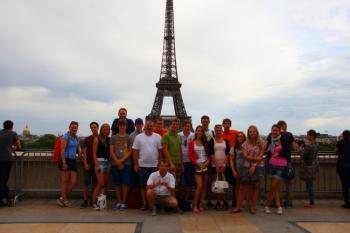Donnerstag, 16.08.2012 Heute fuhren wir erneut nach Paris und besuchten das Zentrum Pompidu, das Rathaus sowie die Notre Dame. Danach teilten wir uns in Gruppen auf.
