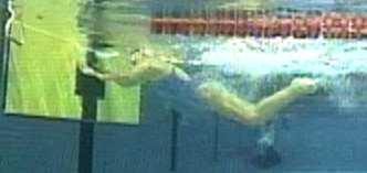 4: Typische Fehler im Bewegungsablauf bei der Kippwende im Brustschwimmen Fehler Abbildung Folgen Adaptation: Langes Gleiten zur Wand