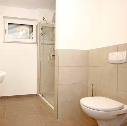 Ausstattung Bad & Küche Beispiel Bad Die Badezimmer werden mit modernen Fliesen und