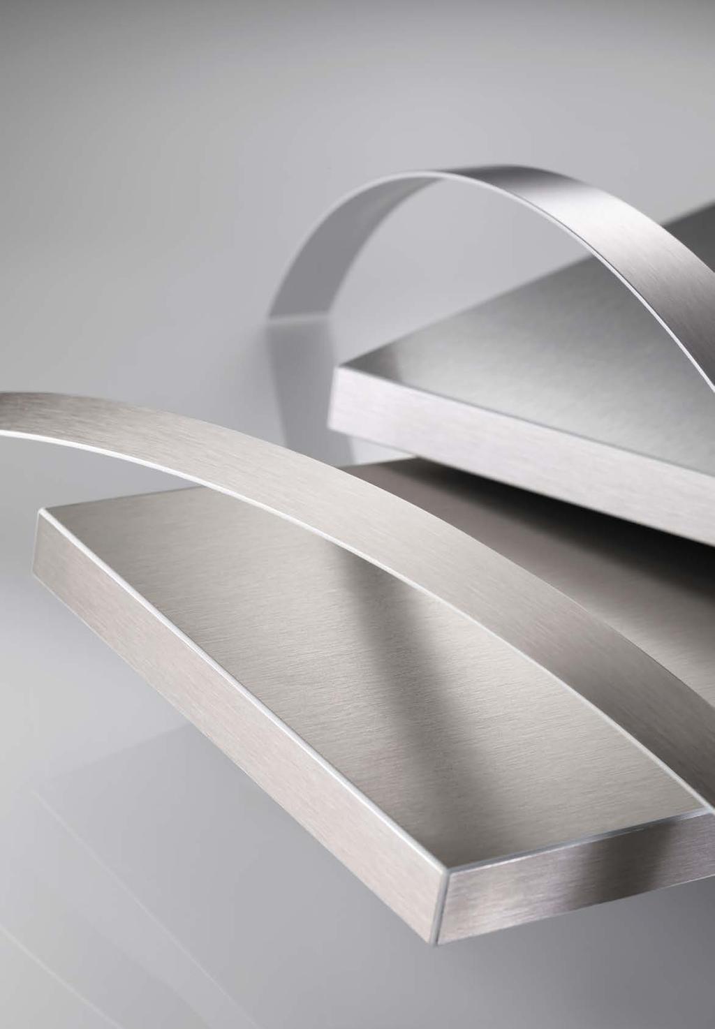 RAUKANTEX MAGIC II Premium Selection: Metalloptik-Kanten Ob kühles Aluminium oder hochwertiger Edelstahl vom Werkstoff Metall geht nach wie vor eine große Faszination für die Designwelt aus.