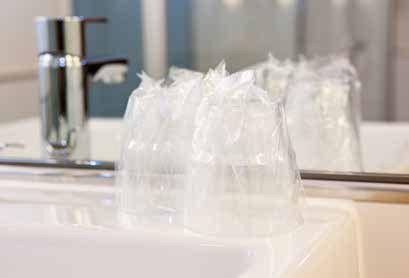 75 SAUBER UND HYGIENISCH Einzeln verpackte Gläser sind ideal für Badezimmer und höhere Hygieneanforderungen.