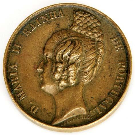 Der Becher mit der Paste Königin Maria II. von Portugal entspricht genau einem Becher von Baccarat, abgebildet in MB Launay, Hautin & Cie., um 1840, Planche 12, No. 1051 B.