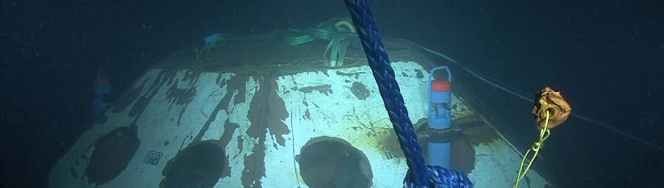 Abbildung 1: Im Vordergrund ist der Manipulatorarm von Jago zu sehen. Im Hintergrund steht das Observatorium mit verschiedenen Sensoren (Bild: Jago Team) noch auf dem Meeresboden.