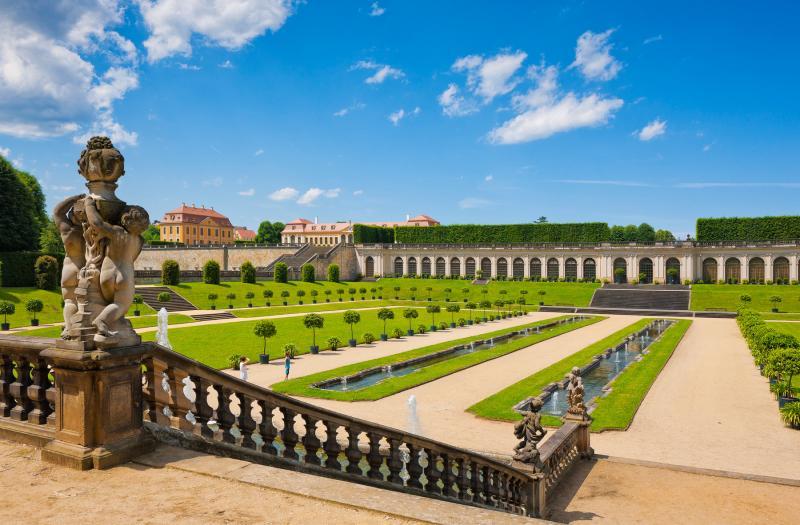 Gruppenangebote Barockgarten Großsedlitz Barockgarten Großsedlitz Lustwandeln in»des Königs schönstem Garten«Lustwandeln auf den Spuren Augusts des Starken: Sein königlicher Lustgarten, ein