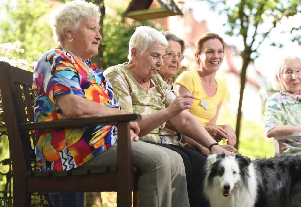 Heimat geworden. Menschiche Nähe und ein iebevoes Miteinander sind uns genau so wichtig, wie die ganzheitiche und aktivierende Pfege.