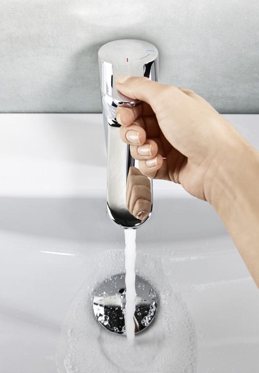 E-Kleindurchlauferhitzer Vorher > Unter dem Handwaschbecken ist ein 5-Liter-Speicher