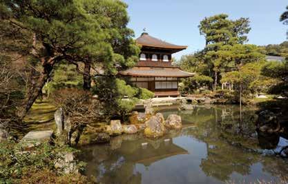 Silberner Tempel, Kyoto Geisha ASIEN säumen. Vielleicht ergründen Sie die Bedeutung der Fuchsstatuen, die einen Schlüssel im Maul tragen?