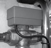 Spülen und befüllen des Heiz- und Brauchwarmwasserladekreises Spülen und Befüllen erfolgt über die Spülkugelhähne: Bild entspricht Betriebs- bzw.