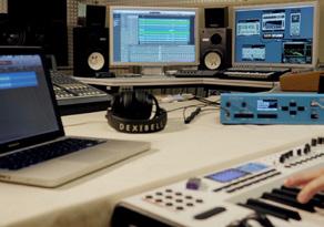 Alle einzigartigen Vorteile der DEXIBELL Technologie, jetzt im besten Soundmodul, das je entwickelt wurde, entweder für den Desktop Einsatz oder im Rack.