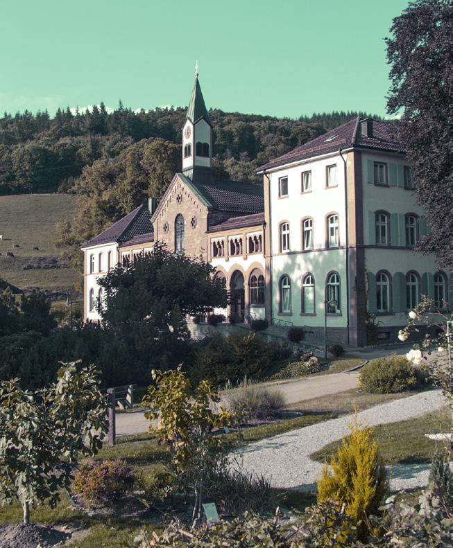 ERHOLUNG Das Seminar findet umgeben von wunderbarer Natur am Rande des Schwarzwaldes im Kloster Neusatzeck bei Bühl statt.