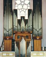 Im Jahre 1850 entstand durch den Orgelbauer Johann Friedrich Schulze (Paulinzella/Thüringen) eine Orgel mit 35 Registern auf zwei Manualen und Pedal.