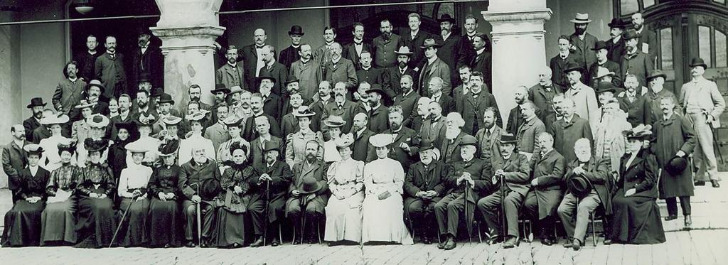 Ehrung Ernst Abbes durch die Astronomische Gesellschaft Teilnehmer an der 21. Versammlung der Astronomischen Gesellschaft vor dem Volkshaus in Jena im September 1906.
