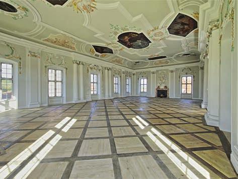 Mittwoch, 19. Juni 2019, 19.30 Uhr Schloss Harburg, Fürstensaal KammermusiK für BläseroKtett Mitte des 12. Jahrhunderts erstmals als staufische Reichsburg erwähnt, gelangte die Harburg Ende des 13.
