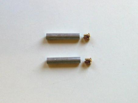 Nun werden die 5mm Rohre abgelängt: 24,5mm (vorne)