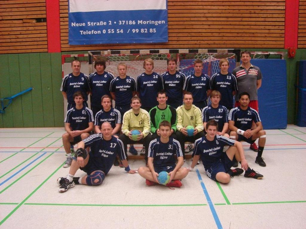 Mannschaftsfoto 1. Herren Aktueller Tabellenstand Landesliga Braunschweig Spiele G V U Tore Punkte 1. TV Jahn Duderstadt II 5 5 0 0 178:129 10:0 2. MTV Hondelage 4 4 0 0 136:117 8:0 3.