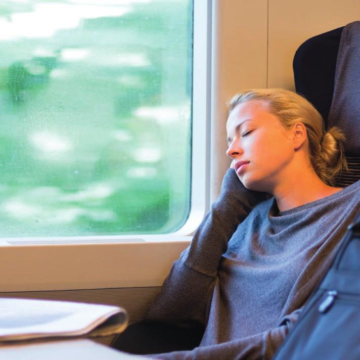 Auf Reisen mit Cystischer Fibrose Extra-Tipp von unserer Expertin: Nehmen Sie je nach Gesundheitszustand Ihres Kindes auf Flugreisen oder in klimatisierte Transportmittel immer ein Halstuch oder