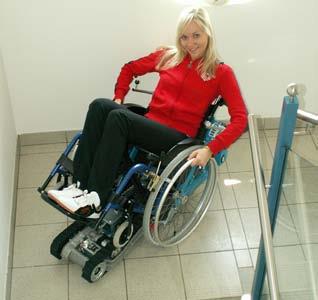 Beispieltext Der Rollstuhl benötigt 2 kleine Adaptionsrohre welche an den Rollstuhlrahmen
