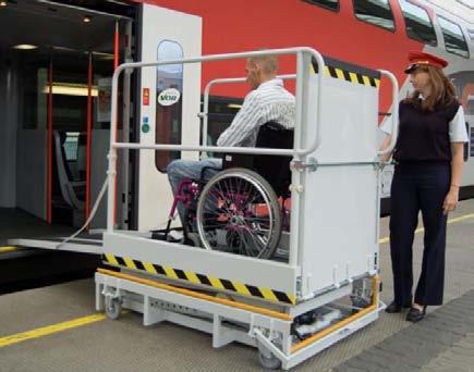 SPEZIALLIFTE PL 1400 Mobile Hebebühne Die vertikale Hebebühne PL1400 ist speziell für den Transport von Rollstuhlfahrern zu und von Waggons konstruiert.