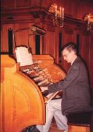 Michael Pohl Geboren 1940 in Berlin Erste musikalische Ausbildung als Sängerknabe im Berliner Staatsund Domchor unter Wolfgang Reimann Erster Klavier- und Orgelunterricht bei Wolfram Iver, Potsdam