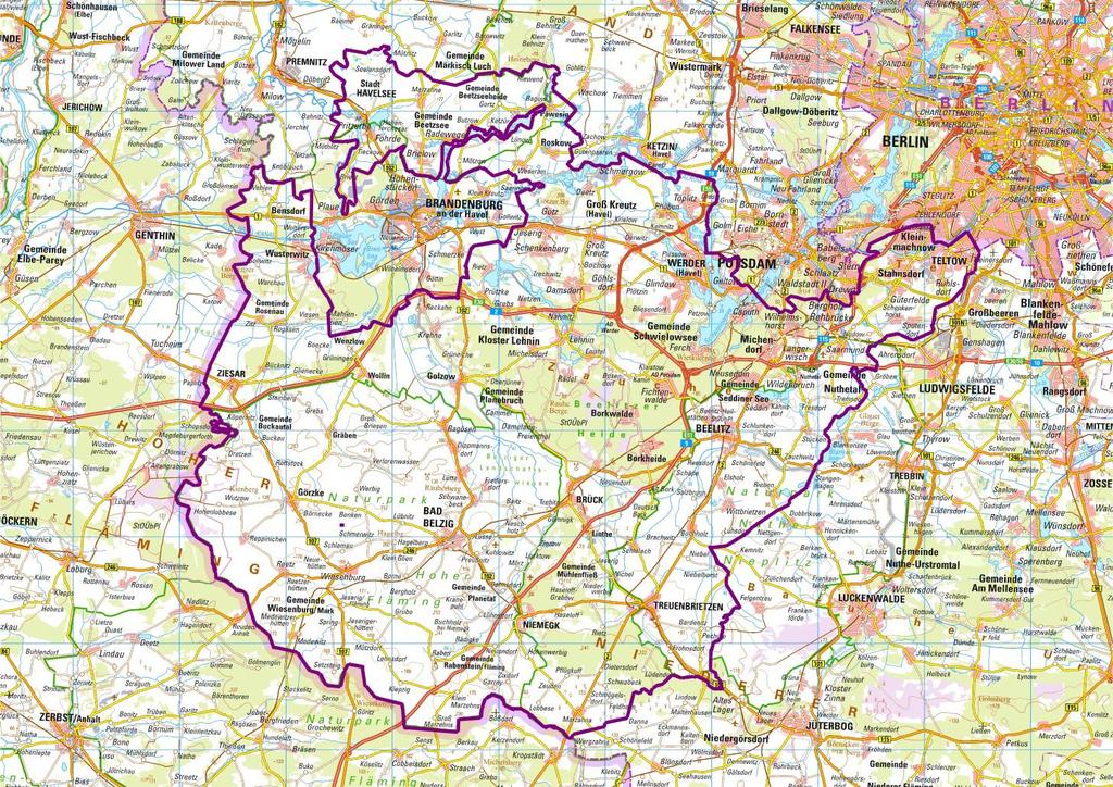 Das Kreisgebiet ist durch die Bundesautobahnen 2, 9 sowie 10 an das überregionale Straßennetz angeschlossen.