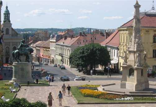 Nach der Ankunft am späten Vormittag, Mittagessen und politische Termine. Die rund 20 km vor der Mündung der Drau in die Donau gelegene Stadt ist mit rund 120.