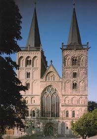 einem 352 angelegten Doppelgrab um 385. Bau der dreischiffigen Basilika um 968.
