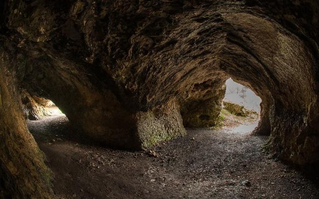 Tag 2 Nach dem Frühstück unternehmen wir einen Ausflug zu den Höhlen im Lonetal im Rahmen des Archäoparks Vogelherd. Bei einer exklusiven Führung durch Dr.