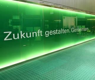 und für deren Mandanten Hauptsitz in Nürnberg 25 Niederlassungen in Deutschland Softwarehaus und IT-Dienstleister
