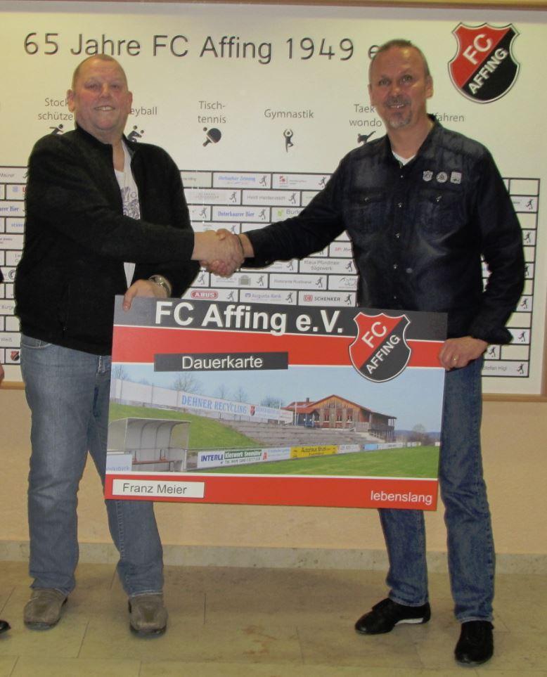 Ehrung Franz Meier für 18 Jahre Vorsitz beim FC Affing.