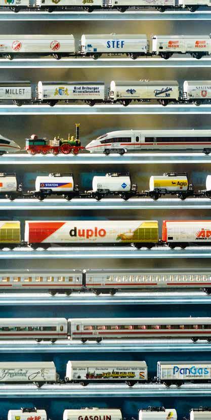 modellarium und MOdellbahn Tauchen Sie ein in die Welt der Eisenbahnmodelle. Über 2 000 Modelle in unterschiedlichen Maßstäben zeigen im Modellarium die Welt der Eisenbahn in ihrer ganzen Vielfalt.