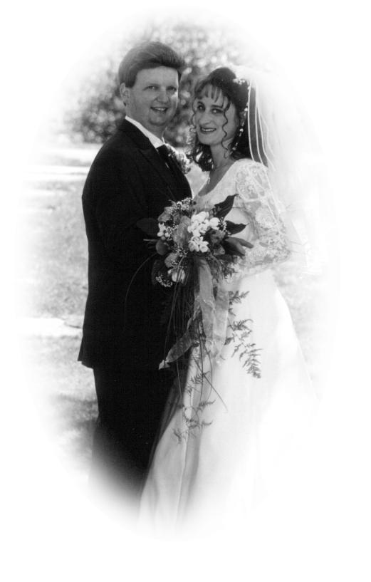 Unser Thomas hat seine Nicole geheiratet! Das schöne Fest fand am 12. Mai 2001 statt.