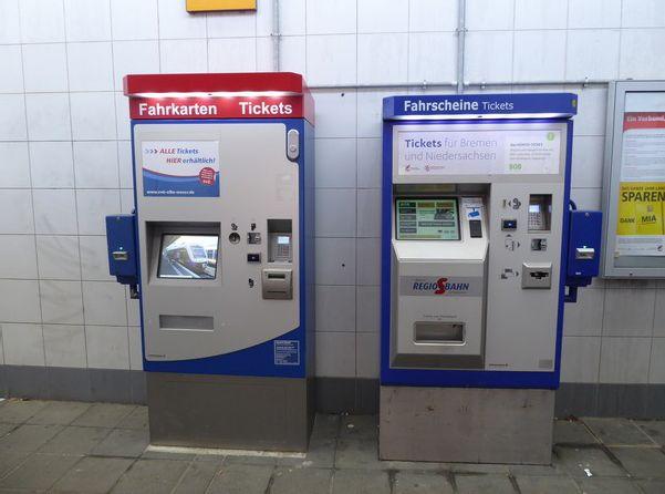 Die Bildschirmanzeige des DB- Automaten an Gleis 2 in Bremen-Mahndorf war nur schwer lesbar.