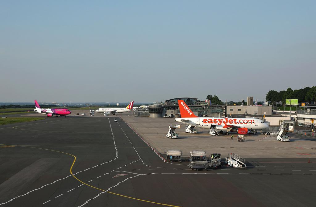 Kurzvorstellung Betrieb Der Dortmund Airport bietet Reisenden mit zehn Airlines Verbindungen zu rund 30 Zielen in Europa. Fast 2 Millionen Passagiere nutzten den Flughafen im Jahr 2016.