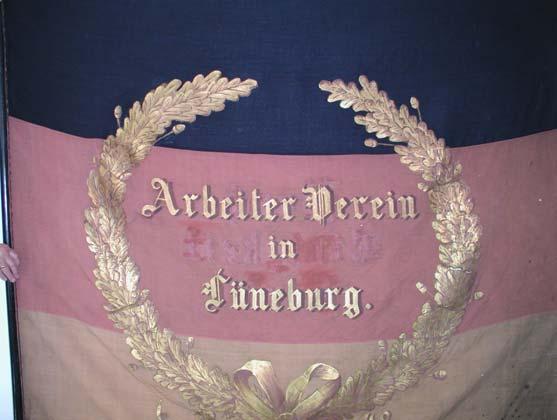 Verzeichnis der alten Traditionsfahnen 1. Fahne Arbeiter-Verein, Vorläufer des Treubund Stiftungsdatum: 19.11.1848 1.