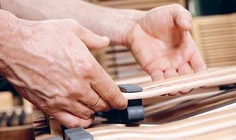 die richtige Lagerung der Wirbelsäule anstellung manuell oder motorisch, je nach Modell Federleisten aus mindestens 7-fach verleimtem Buche- Schichtholz