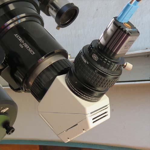Das K-Line Filter ist direkt in die 1¼ Steckhülse der Celestron SkyRis Kamera eingeschraubt Das in der Foto Version des Herschel Prismas ein Schmalband SolarContinuum Filter (540nm)
