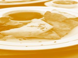 Suppen / Soups 1 Madras Rasam {Linsensuppe} A, C, F, G, I, J, 1 Linsensuppe nach südindischer Art mit Kokosflocken Lentils soup south Indian style with coconut flakes 2 Gemüsesuppe A, C, F, G, I, J