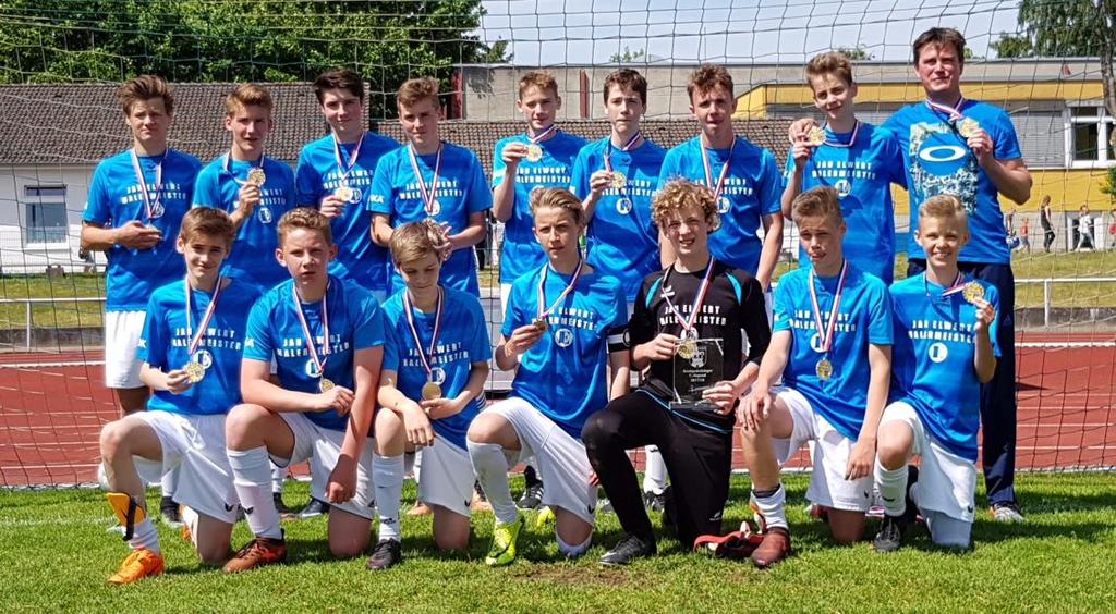 Glückwunsch!!! Die C-Jugend JSG Ostholstein-Riepsdorf-Kabelhorst-Lensahn ist unter dem Trainer Michael Rubin Kreispokalsieger geworden. Die JSG spielt unter dem Verein TSV Lensahn.