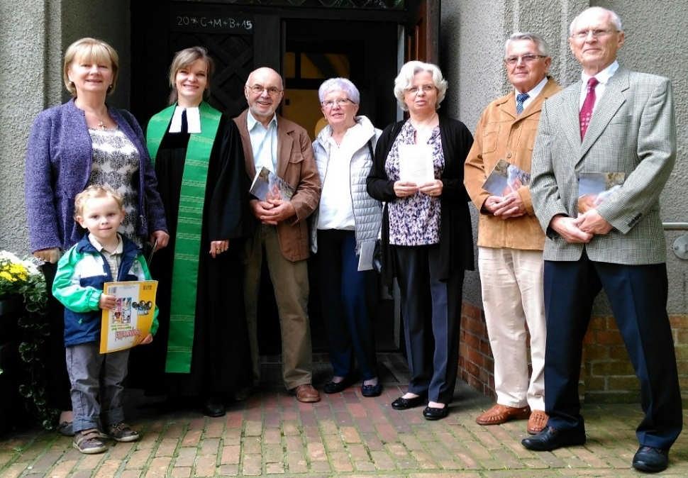 Gemeindeleben Oktober / November 2015, Nr. 19 Willkommeninitiative Borgsdorf Am 2. September fand in der Kirche Borgsdorf das erste Treffen der Willkommeninitiative Borgsdorf statt.