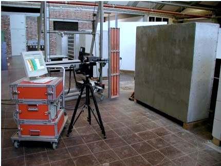 Abbildung 1: Experimenteller Versuchsaufbau für die Impuls-Thermografie und die PPT.