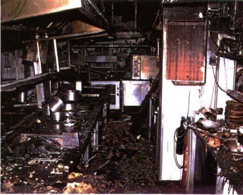 HOSTIMA 5 5 HOSTIMA - Schadenbeispiele aus der Praxis Überhitztes Bratfett in einer Fritteuse verursacht einen Küchenbrand.