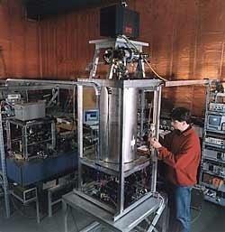 Ultra-präzise Atomuhre euester Geeratio ( atomare Fotäe ) : (a) Physik.-Tech.
