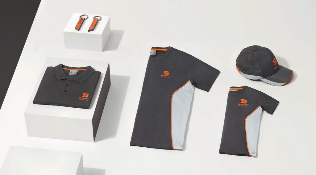 HERREN-T-SHIRT T-Shirt, inspiriert von der SEAT Motorsport Teambekleidung. Material: 95 % Baumwolle, 5 % Elastan. Größen: S XXL. Farbe: Atom Grau, CUPRA Grau, Cup Racer Orange.