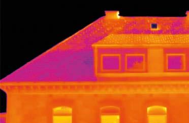 Die gesamte Hülle eines Gebäudes so zu thermografieren, dass man sowohl eine Überblicksdarstellung erhält als auch relevante Details erkennen kann, kann auch