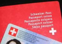 Wie komme ich als Schweizer Bürgerin oder Schweizer Bürger, ausser telefonisch, rasch, einfach und bequem zu einem neuen Schweizerpass?