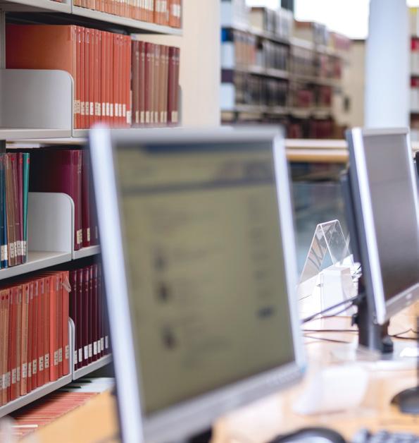 Welche PC-Arbeitsplätze bietet die Universitätsbibliothek an?