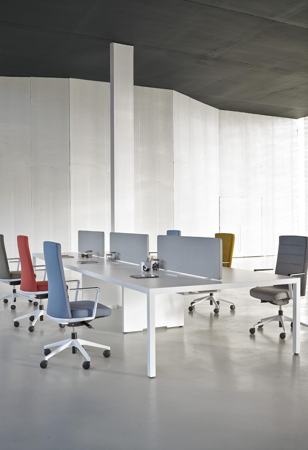 To facilitate the adaptation of PRISMA to any space, the program comes with a range of operative and meeting desks which provide maximum versatility for all types of spaces and projects.