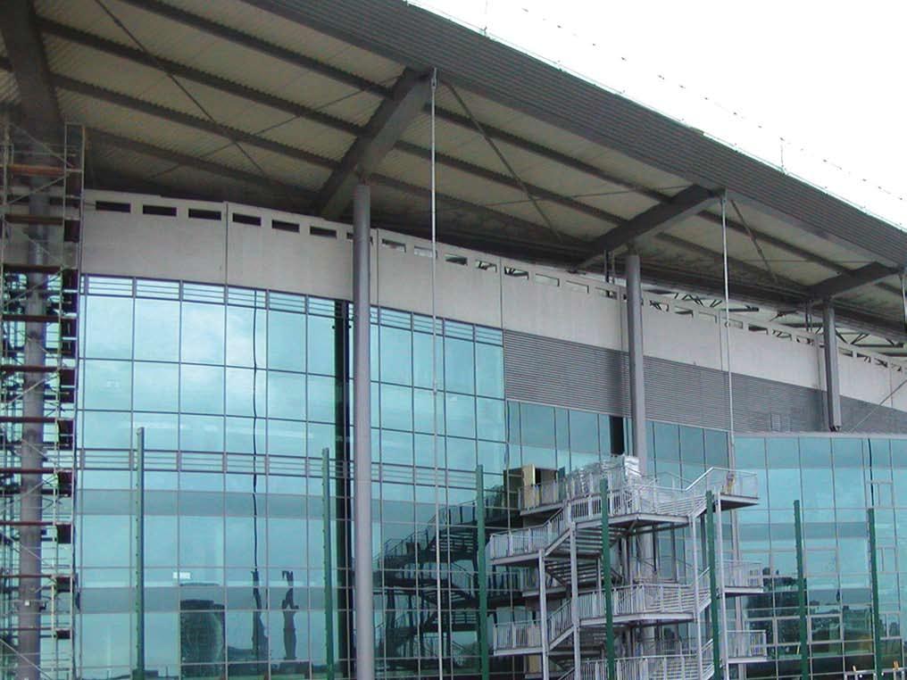 Bild oben: Volkswagen Arena, Wolfsburg