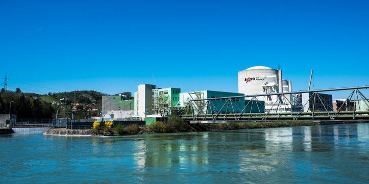 Das KKW Beznau gehört der Axpo und damit auch ein wenig dem Kanton Zug. (Bild: CC by W****) Interpellation der Zuger Alternative die Grünen Grüne wollen teuren Strom Tschernobyl in Beznau?